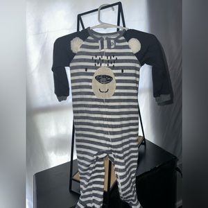 Gray Bodysuit Pajama for boy 6-9months